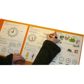 Kalender og klokken inkl. pen